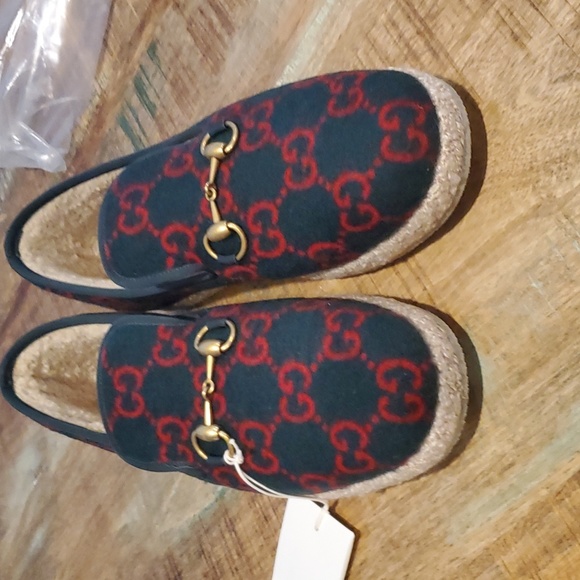 Gucci - Picture 1 of 6